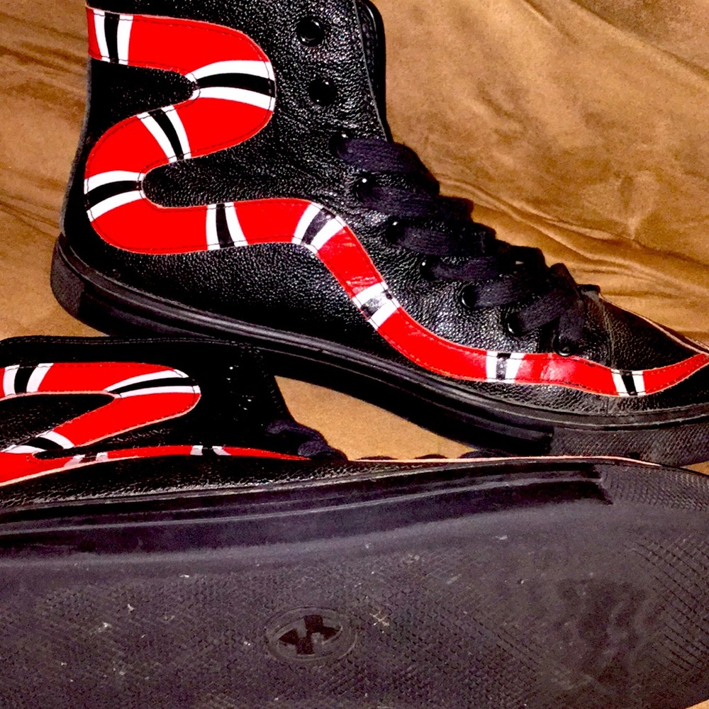 Size10 Gucci snake black
